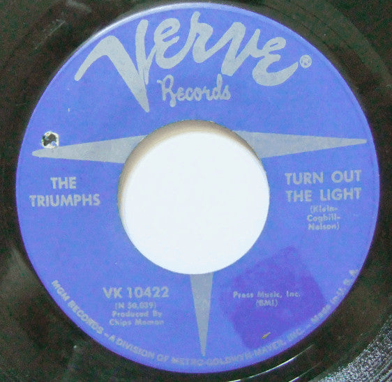 The Triumphs | Walkin' The Duck / Turn Out The Light (7" single)