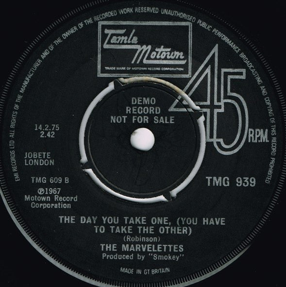 The Marvelettes | When You're Young And In Love (7" single)